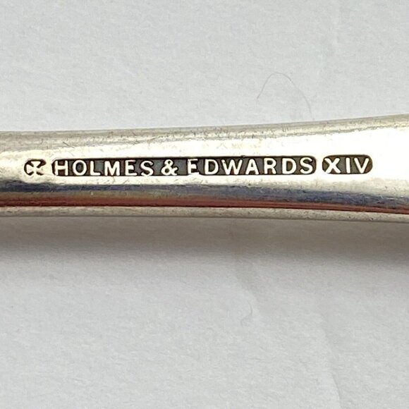 Vintage Holmes & Edwards XIV Serving Meat Fork Silver plate Ornate 7 5/8” Patina - Picture 6 of 8